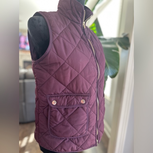 Thread & Supply Maroon Quilted Puffer Vest Gold Button/Zipper Women Size Medium - Picture 7 of 10